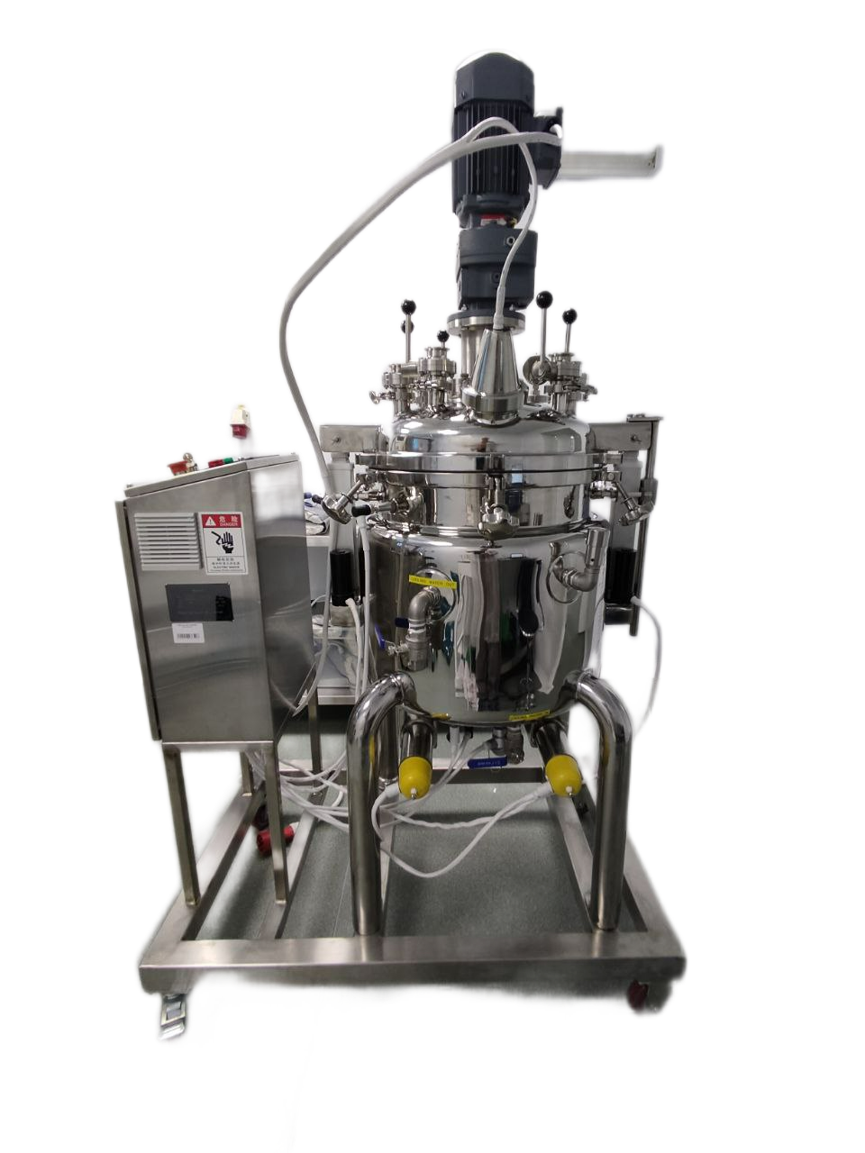 Мобильный реактор для приготовления растворов и суспензий